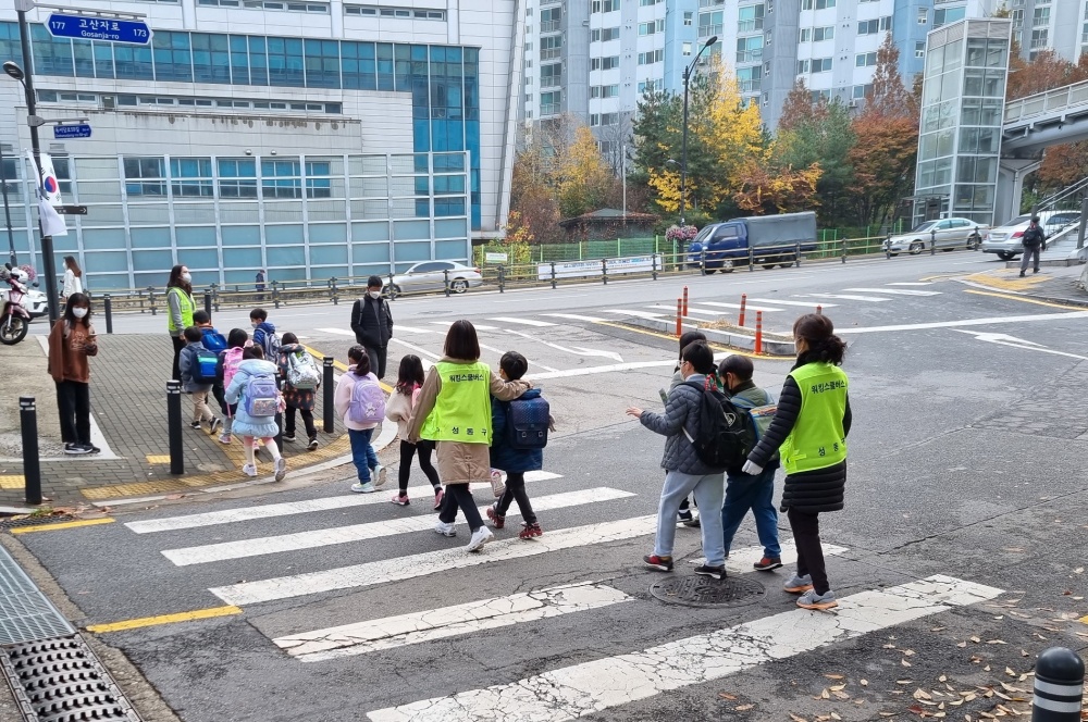 서울 성동구, '워킹스쿨버스' 방학에도 지속 운영